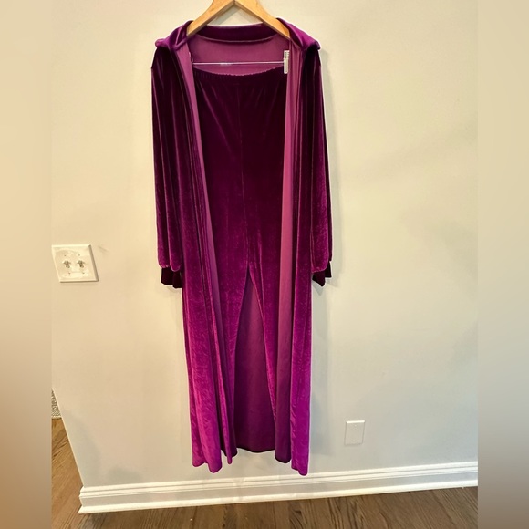 Beautiful  strapless jumpsuit with matching Cardigan Jacket. Size Large - Picture 4 of 10